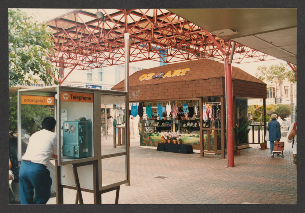 Oz Art stall in Oxford Mall, Bondi Junction.
