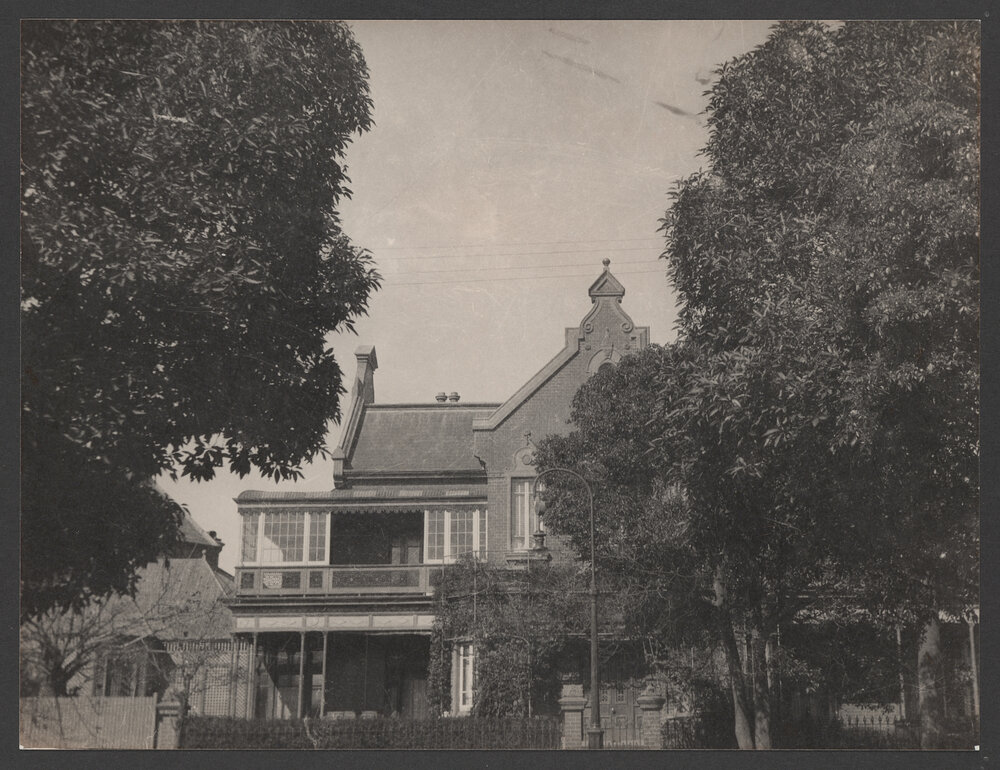 Chowringhee, Bon accord Ave, corner Old South Head Road, Bondi Junction. Home of Mr Watkin Wynne, J. P. ( Mayor of Waverley 1899 and Manager of the Daily Telegraph. )
