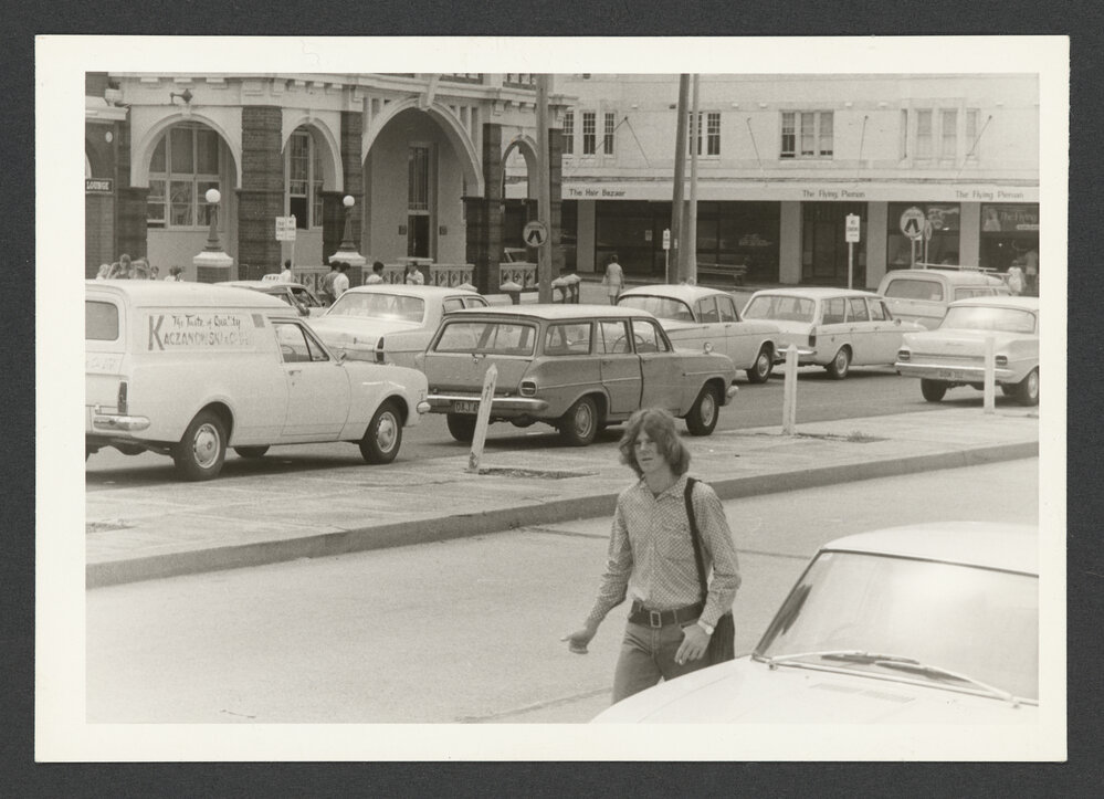 Campbell Parade, Bondi beach. Bondi Hotel, at left.
