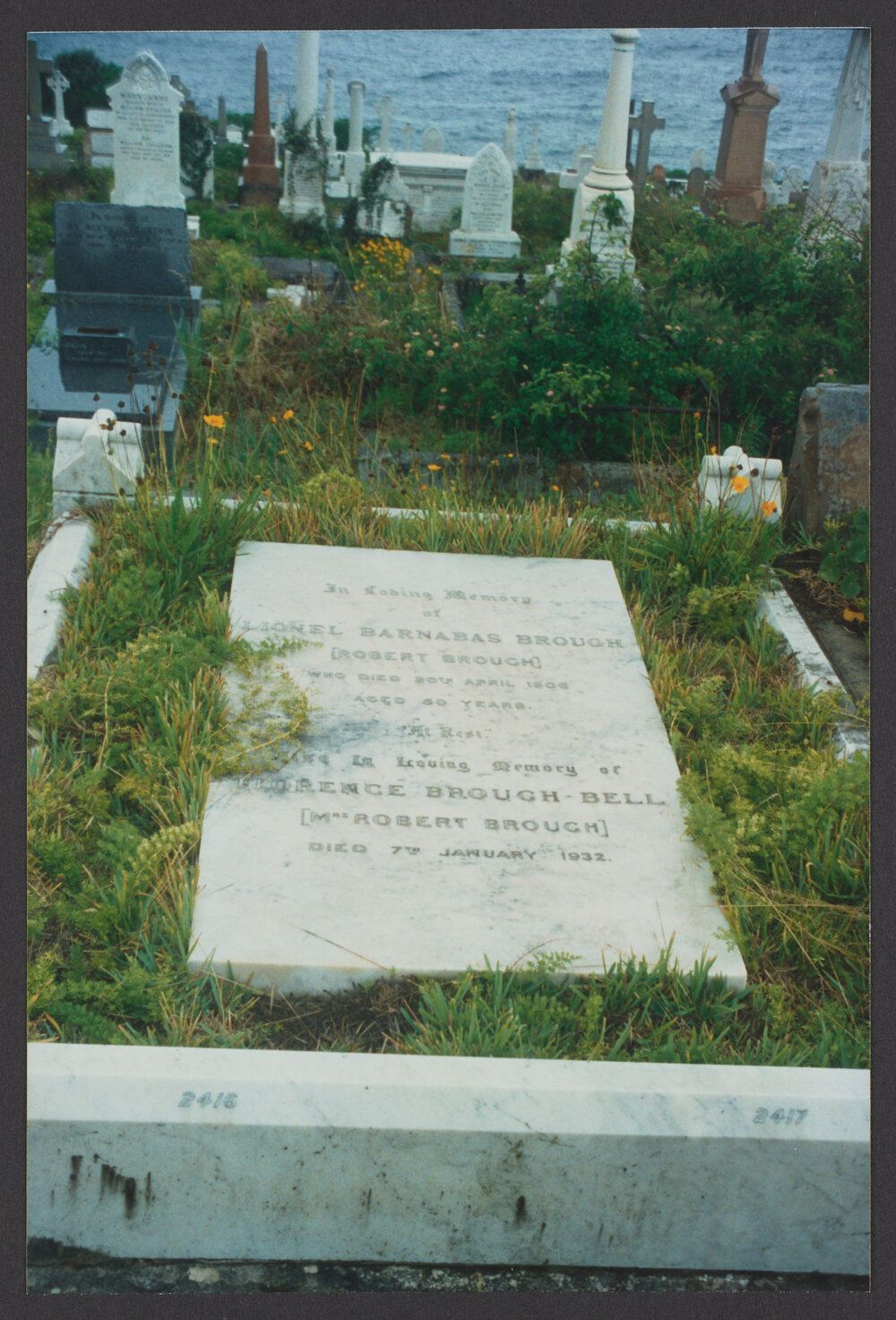 Grave of Robert and Florence Brough, Actors