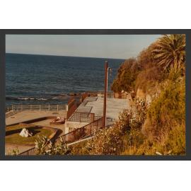 Bronte Park, Observation deck and amenities block