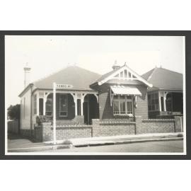 Yanko Avenue, Waverley, at MacPherson Street. Corner House, " Tasma", No. 2 Yanko Ave. Federation Style, purchased 1936 by Richard Corry, sold 1988 by family.