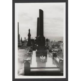 Grave of Jaques Albert and Frank Albert - Music Publishers.