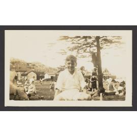 William ? F? about ten years, Bronte beach