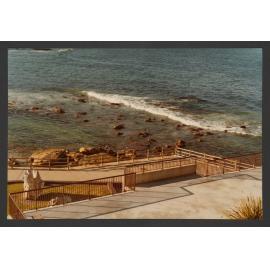 Bronte Park, Observation deck and amenities block; and children's Bogey hole