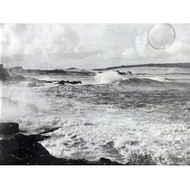 Daylight swimming banned at Bondi