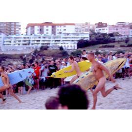 Nude surfing
