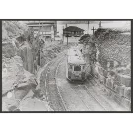 Shoot through like a Bondi Tram