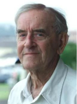 Charlie Christensen on Australia Day 2002, after receiving his OAM. Photo by Edwina Pickles, image courtesy of the SMH.